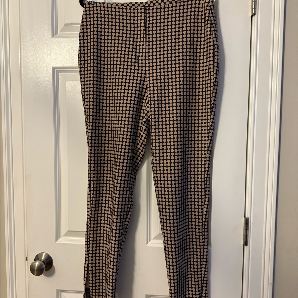 Stunning- Chicos black label- size 1- “feel like silk” worn once- dress pants